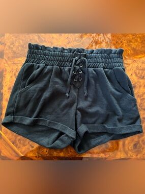 Vintage Havana Black Paperbag Waist Lace-Up Shorts; Women’s Large.